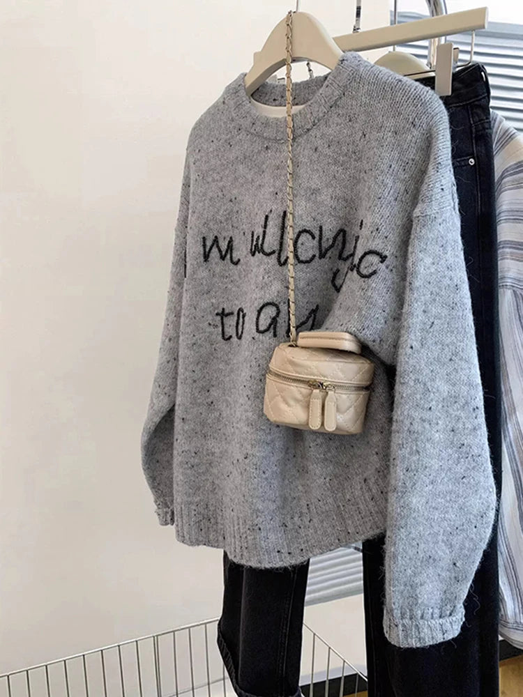 Women Fashionistas Style O-Neck Casual Sweater