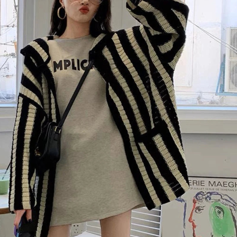 2025 Retro-Inspired V-Neck Striped Cardigan for Women Loose-Fit, Medium to Long Length, Long Sleeve