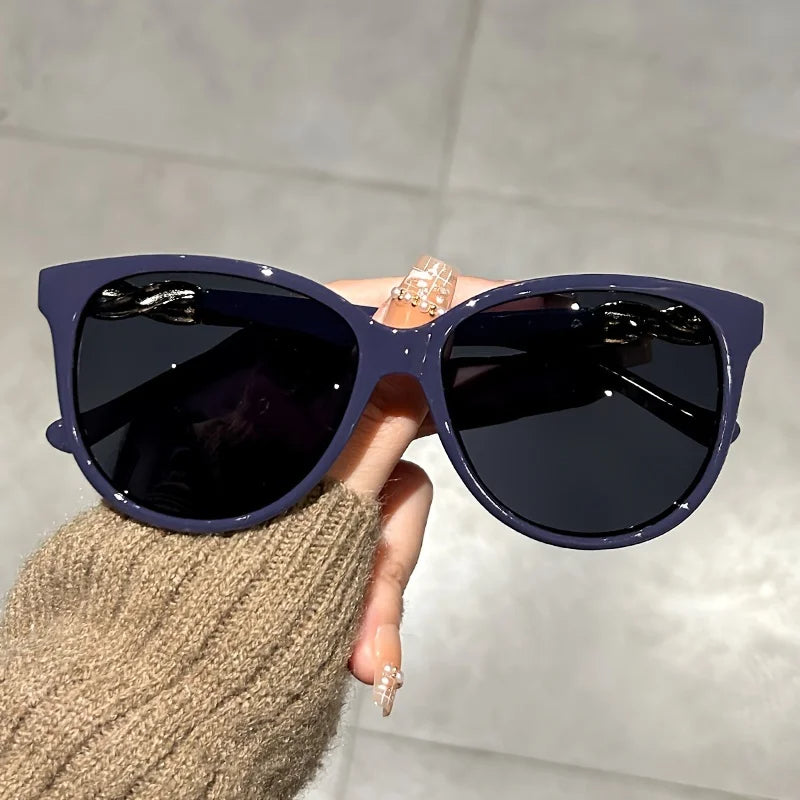 Women's Cat Eye & Butterfly Sunglasses - Retro Fashion Eyewear for Mountaineering & Outdoor Activities