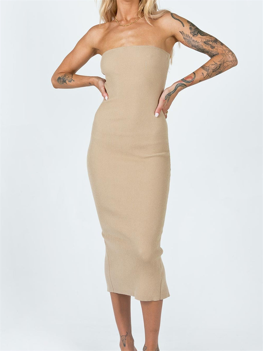 Holiday Hottie: Chic Strapless Bodycon Dress